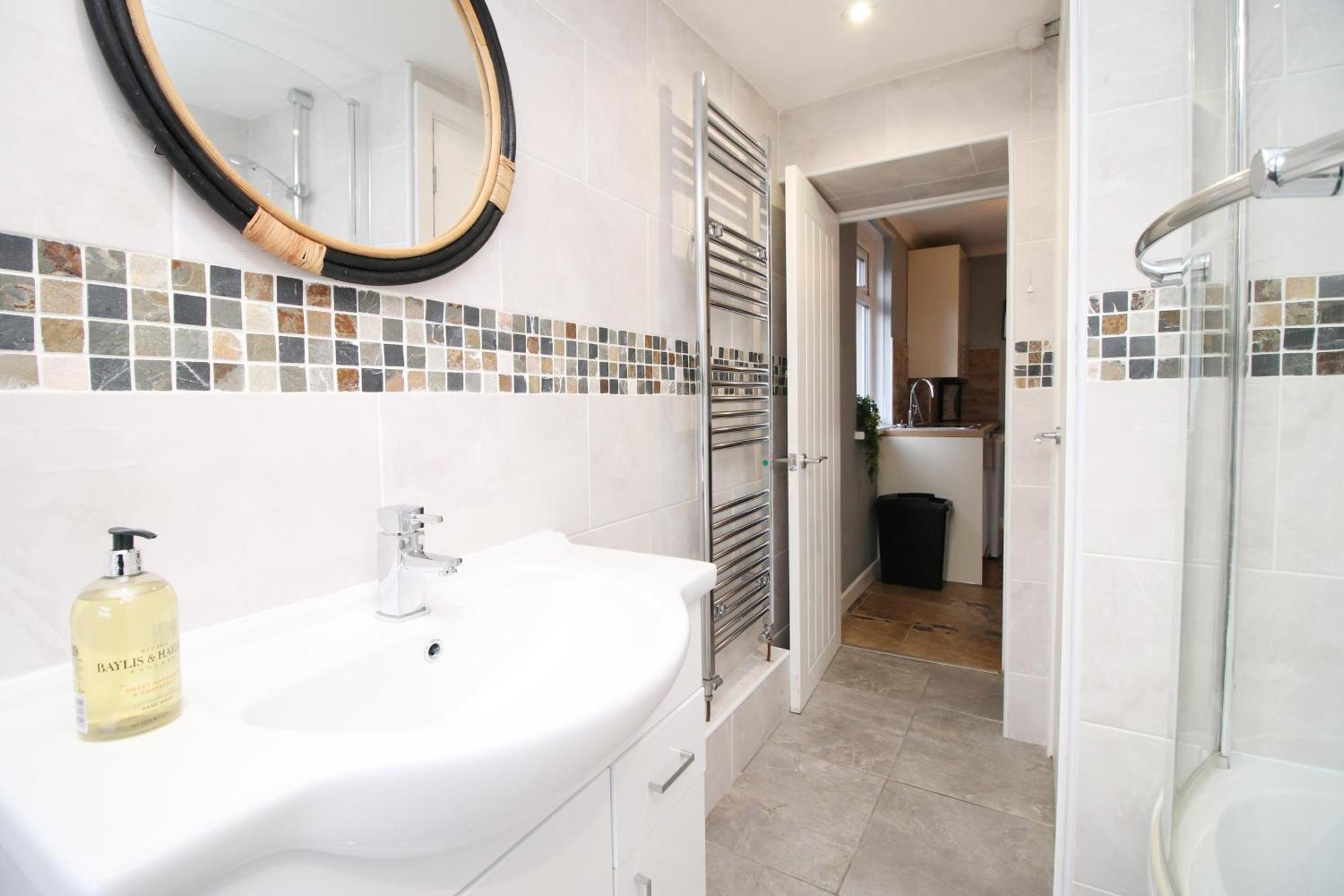 Cosy 3Br Home, Scenic Views, Ideal For Walks & Work Abertillery Exteriör bild